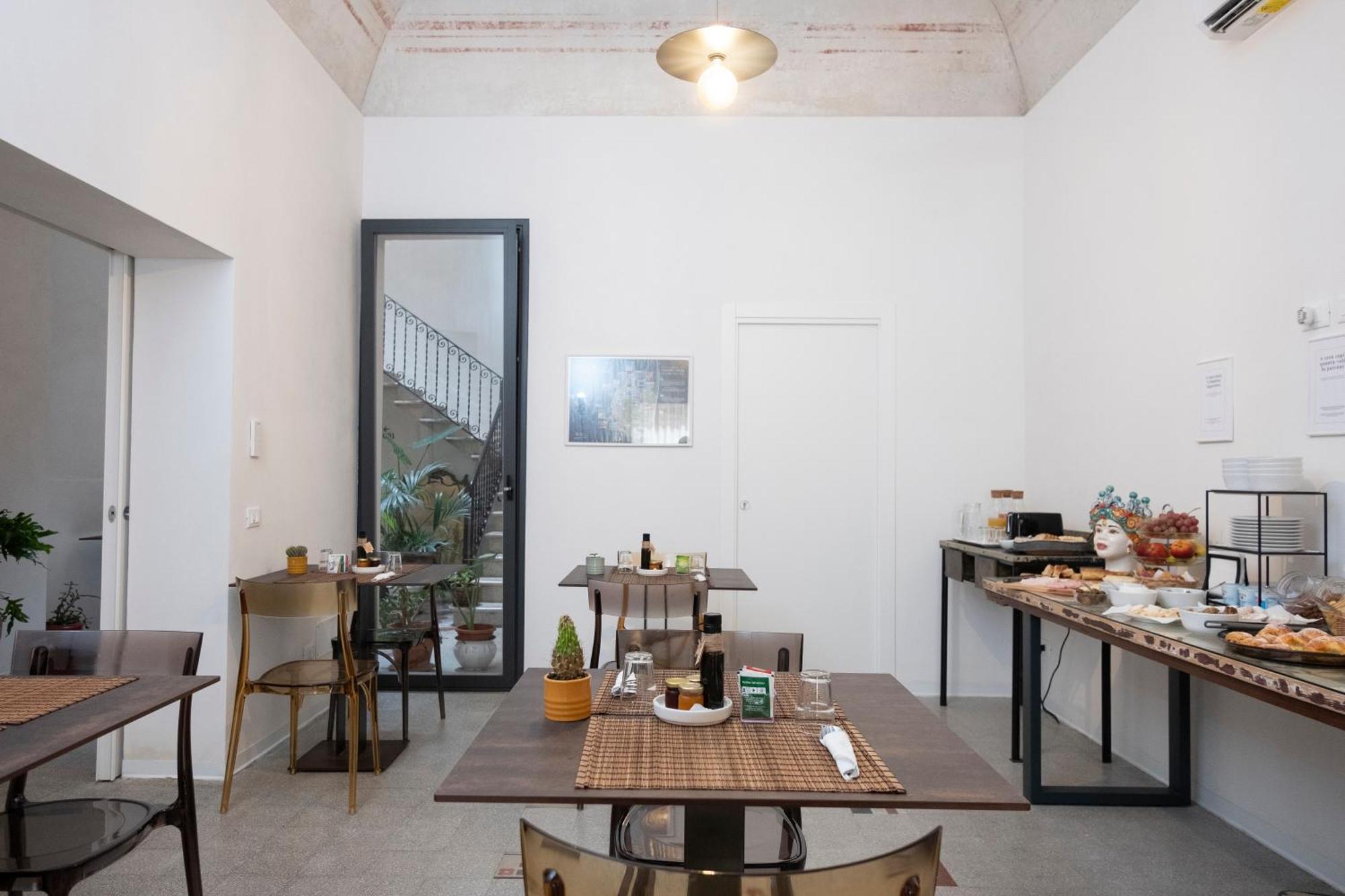 Bassi77 - Rooms & Apartments トラーパニ エクステリア 写真