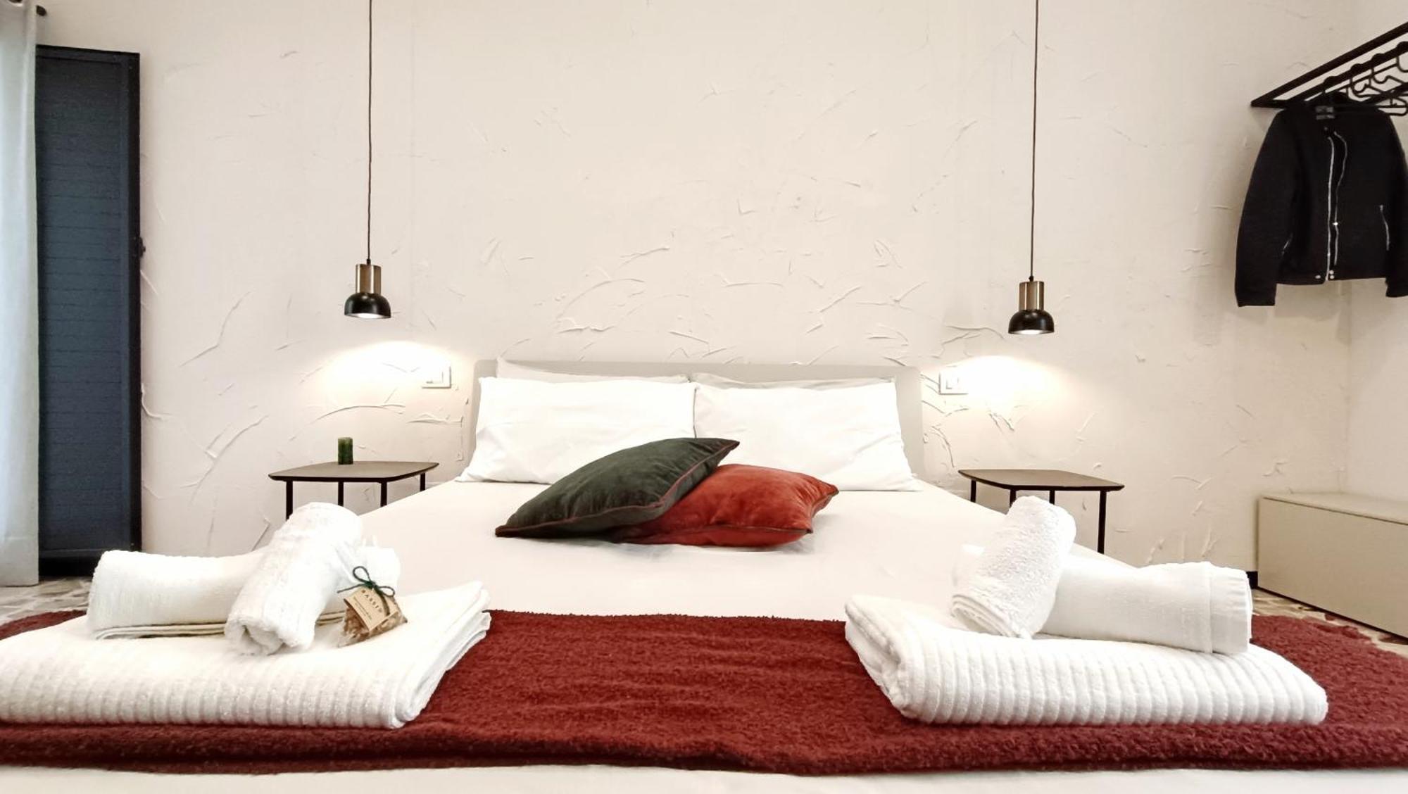 Bassi77 - Rooms & Apartments トラーパニ エクステリア 写真