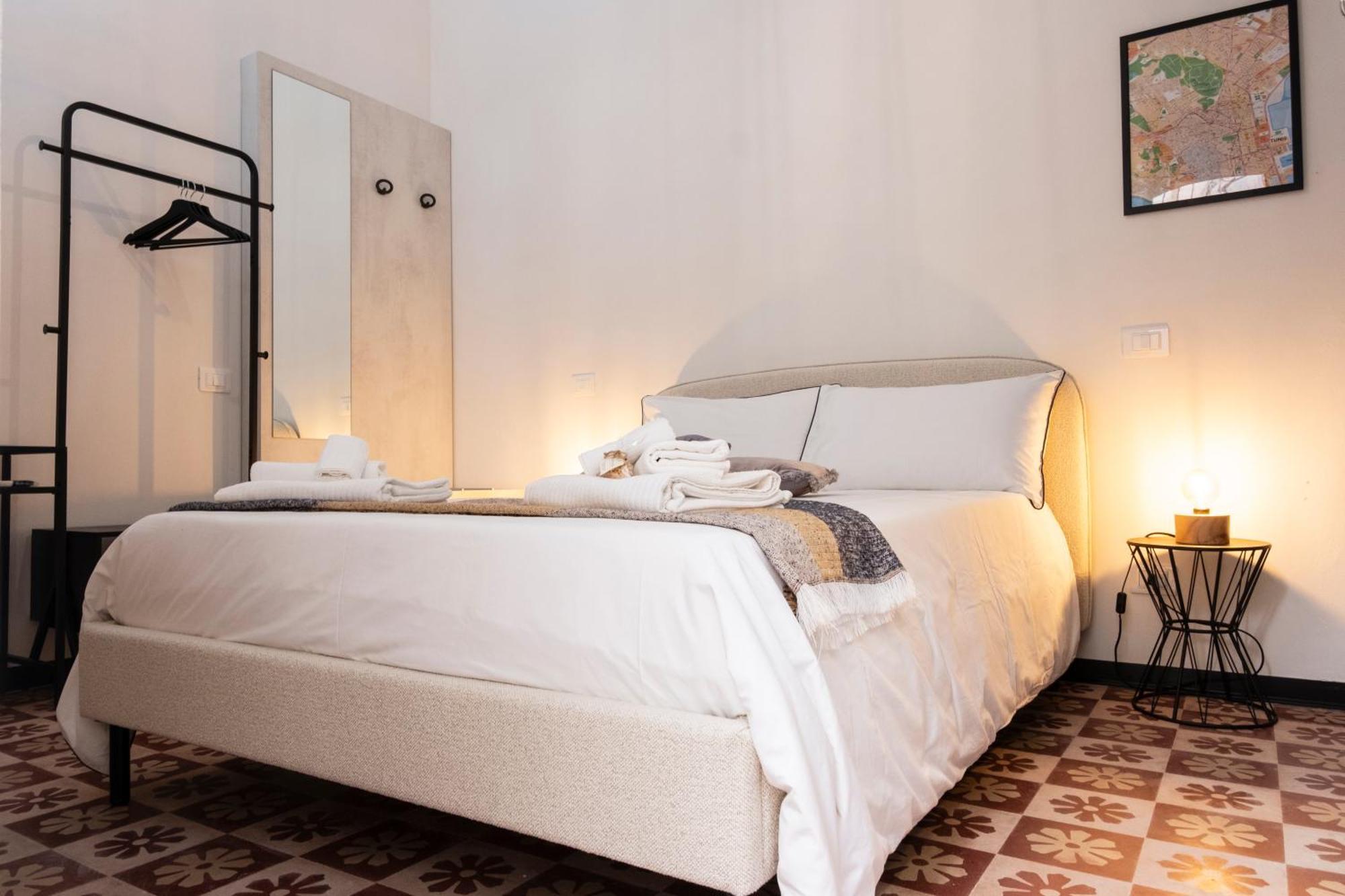 Bassi77 - Rooms & Apartments トラーパニ エクステリア 写真