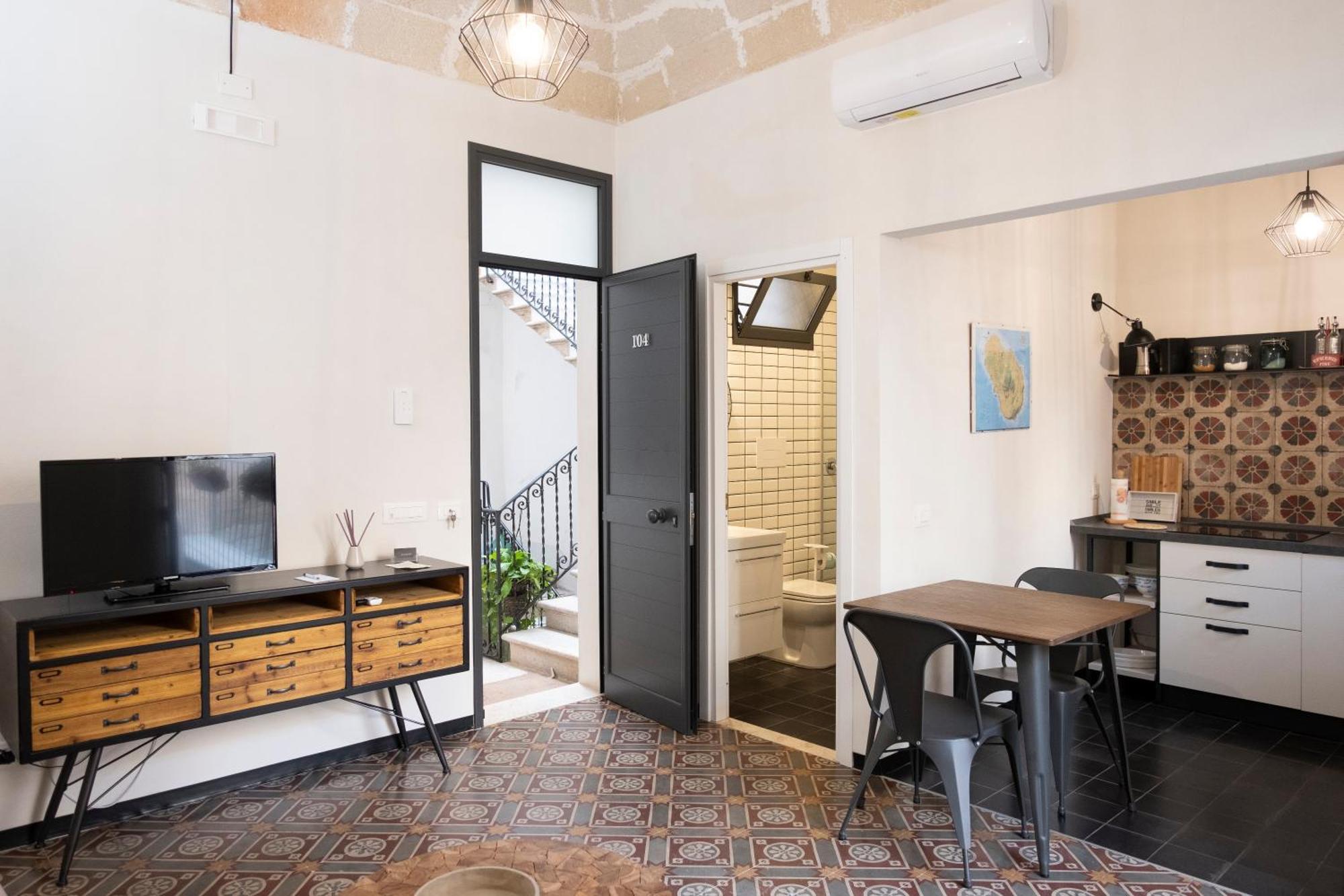 Bassi77 - Rooms & Apartments トラーパニ エクステリア 写真